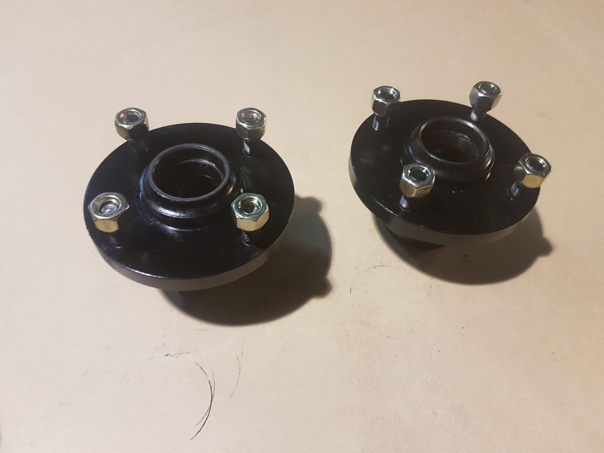 R31 machined hubs for 4 piston front brake conversions
